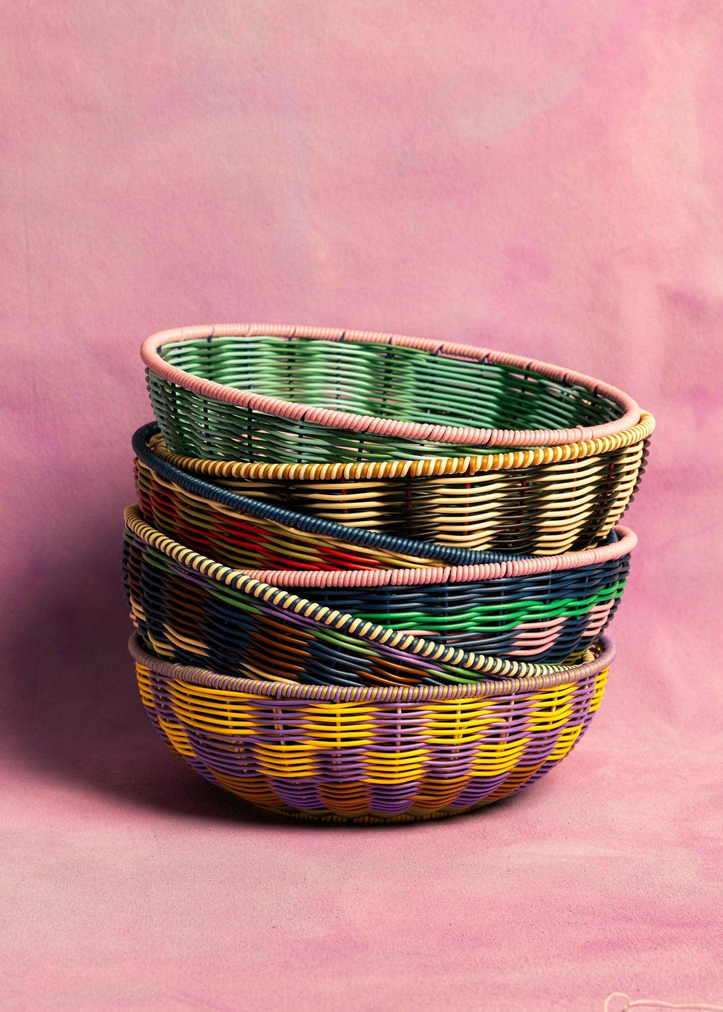 MÆGEN - Maegen Woven Bowl - Pink/Navy